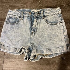 Pacsun Mom Shorts, Size 25 light wash denim shorts